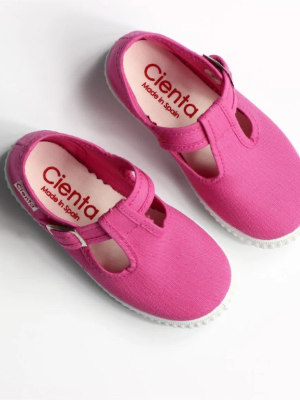 Cienta Kids Bright Pink Canvas
T-Strap Size 21C /5T